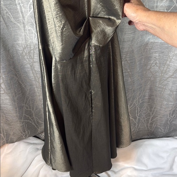 R&M RICHARDS SILVER HALTER GOWN SIZE 16 – BEADED NECKLINE - Picture 7 of 12